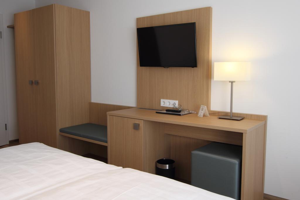 Hotel Seepark Garni Uberlingen Exterior photo