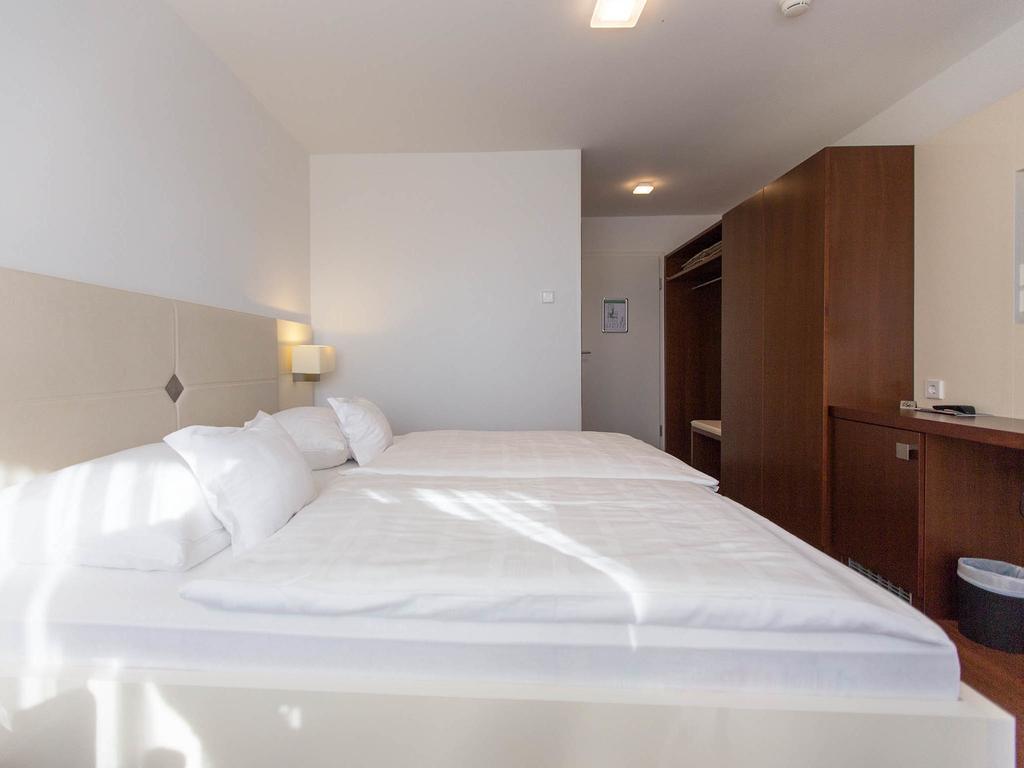 Hotel Seepark Garni Uberlingen Exterior photo
