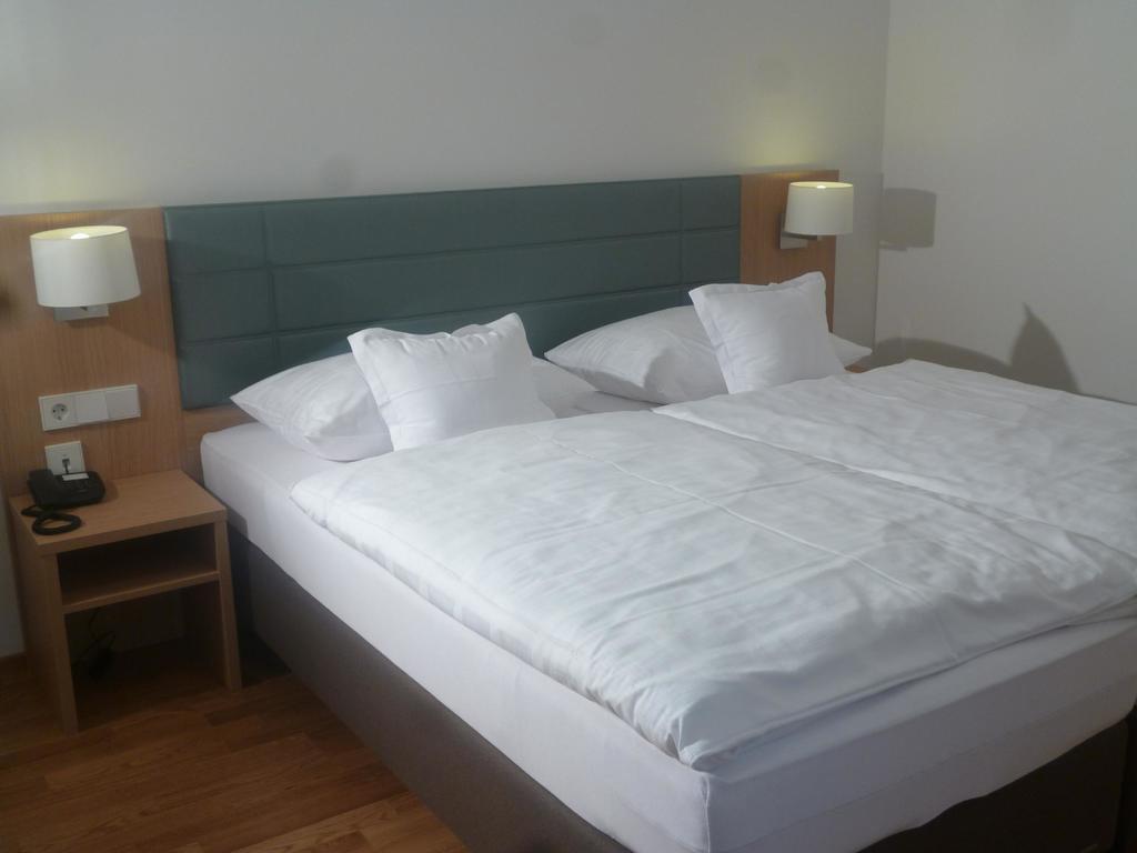 Hotel Seepark Garni Uberlingen Room photo